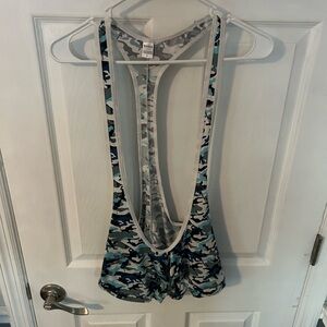 Men’s blue camo backless singlet